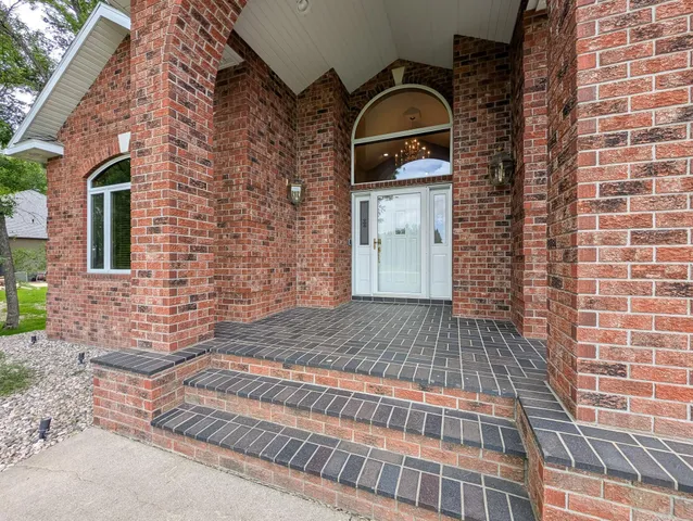 $994,900 | 106 50th Avenue East, West Fargo, ND 58078