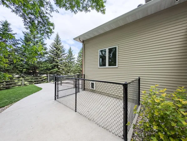 $979,000 | 106 50th Avenue East, West Fargo, ND 58078