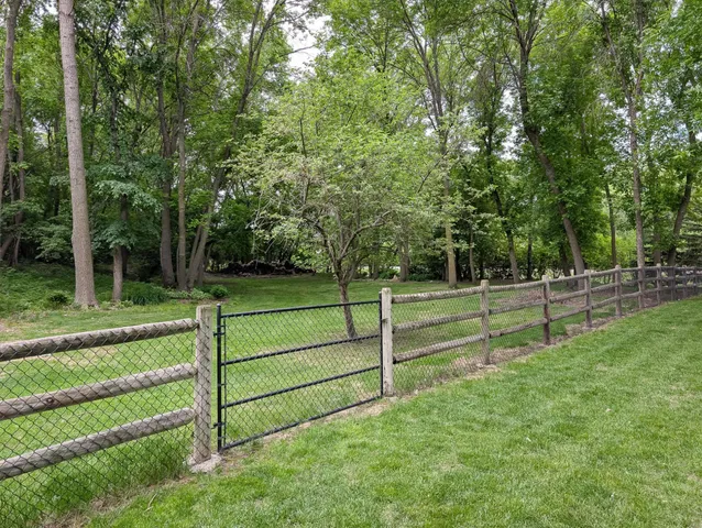 $999,900 | 106 50th Avenue East, West Fargo, ND 58078