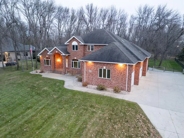 $999,900 | 106 50th Avenue East, West Fargo, ND 58078