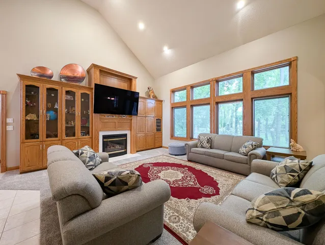 $999,900 | 106 50th Avenue East, West Fargo, ND 58078