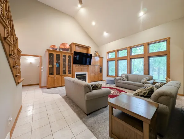 $979,000 | 106 50th Avenue East, West Fargo, ND 58078