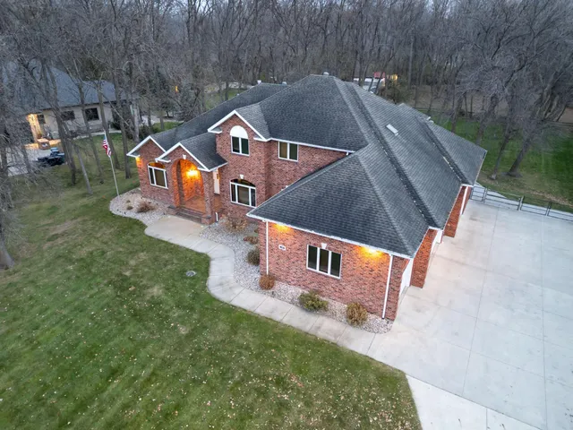 $994,900 | 106 50th Avenue East, West Fargo, ND 58078