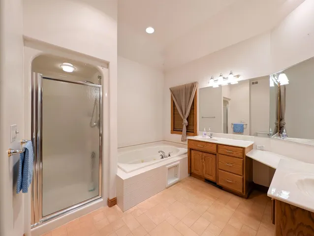 $999,900 | 106 50th Avenue East, West Fargo, ND 58078