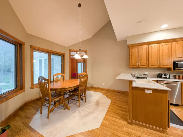 $999,900 | 106 50th Avenue East, West Fargo, ND 58078