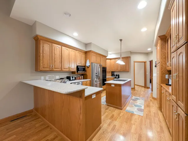 $999,900 | 106 50th Avenue East, West Fargo, ND 58078