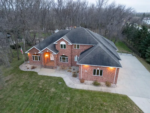 $994,900 | 106 50th Avenue East, West Fargo, ND 58078
