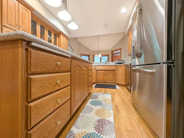 $979,000 | 106 50th Avenue East, West Fargo, ND 58078
