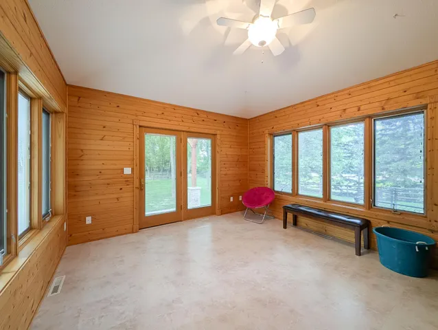 $999,900 | 106 50th Avenue East, West Fargo, ND 58078