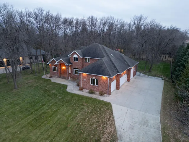 $994,900 | 106 50th Avenue East, West Fargo, ND 58078