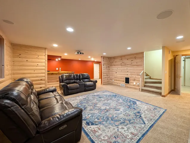 $999,900 | 106 50th Avenue East, West Fargo, ND 58078