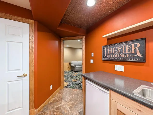 $999,900 | 106 50th Avenue East, West Fargo, ND 58078