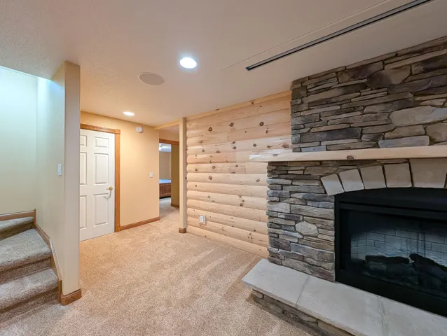 $994,900 | 106 50th Avenue East, West Fargo, ND 58078