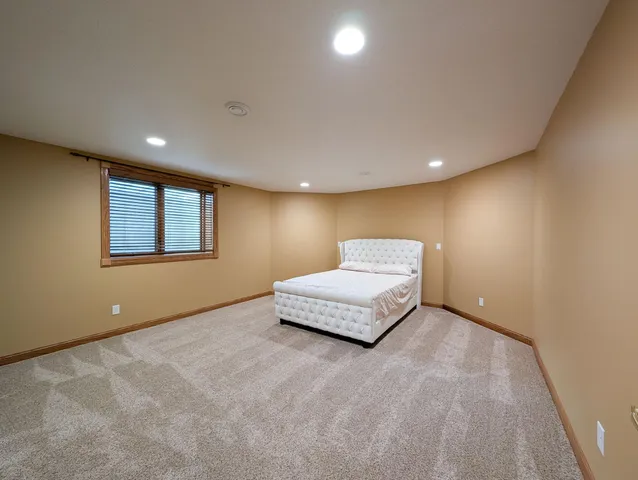 $999,900 | 106 50th Avenue East, West Fargo, ND 58078