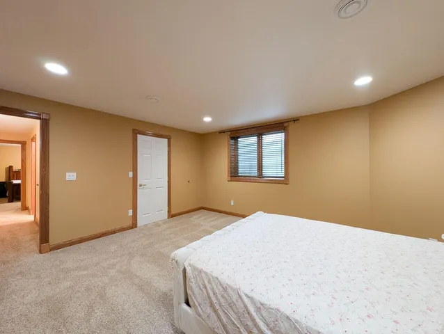 $999,900 | 106 50th Avenue East, West Fargo, ND 58078