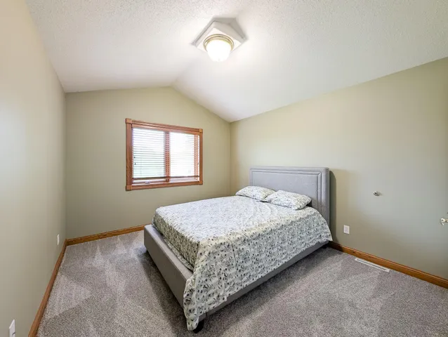 $999,900 | 106 50th Avenue East, West Fargo, ND 58078