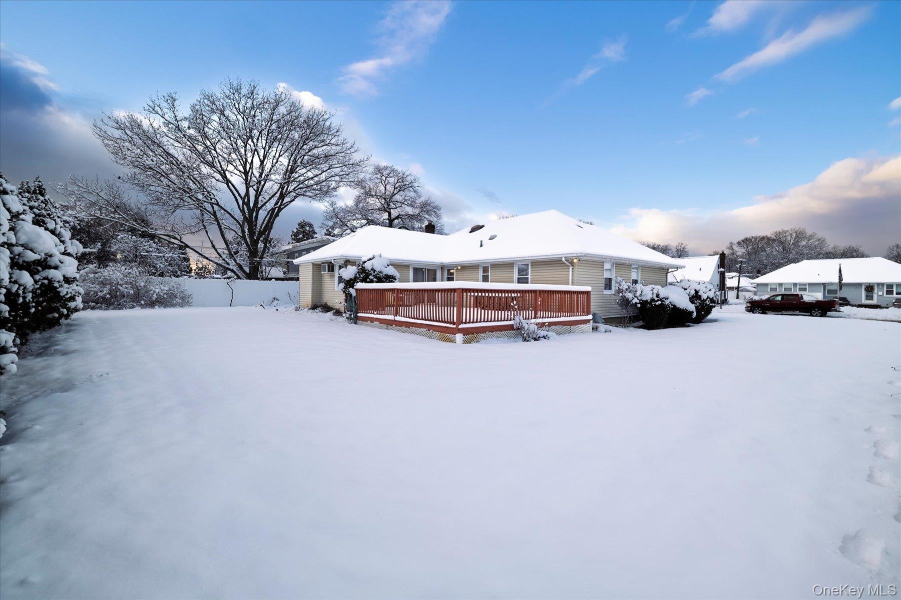 2934 Kinloch Road Wantagh, NY 11793 - Photo 26 of 30