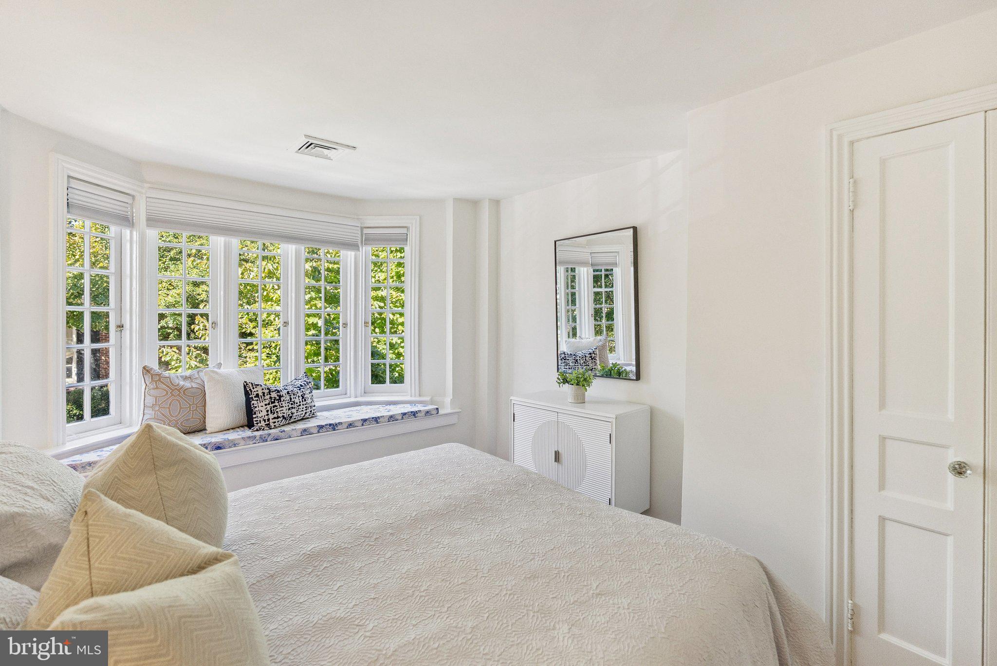 1239 30th Street Northwest Washington, DC 20007 - Photo 19 of 25