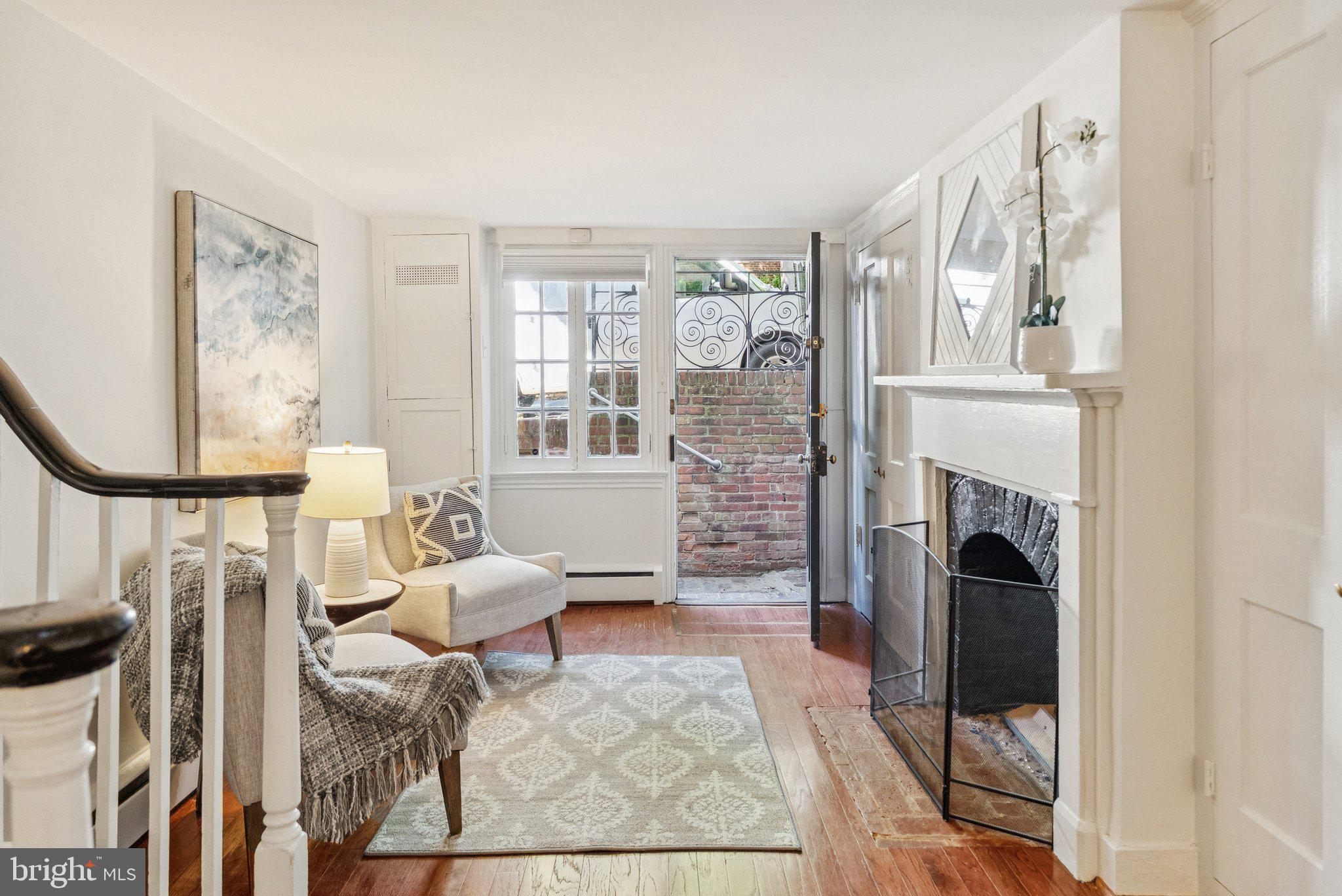 1239 30th Street Northwest Washington, DC 20007 - Photo 3 of 25