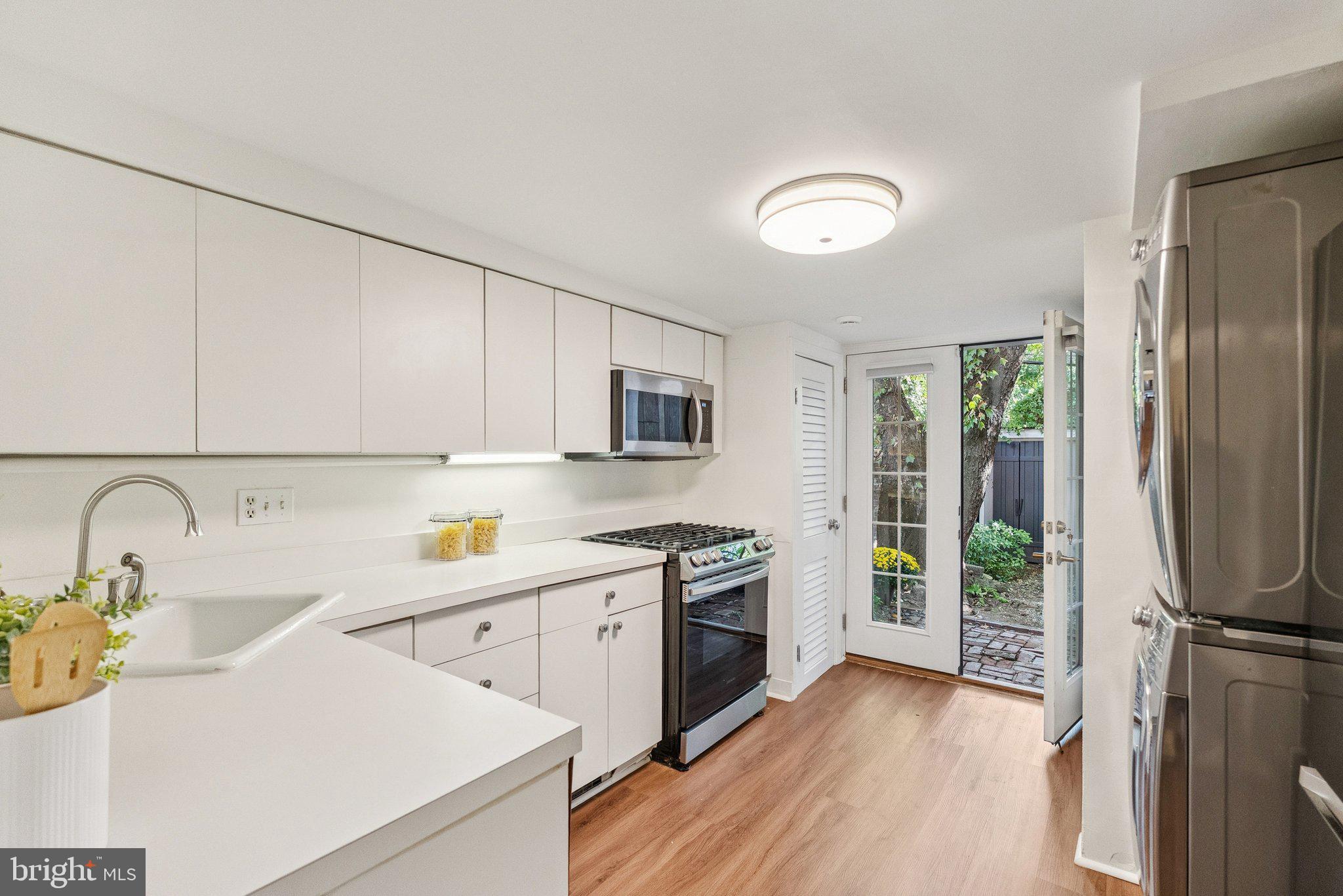 1239 30th Street Northwest Washington, DC 20007 - Photo 5 of 25