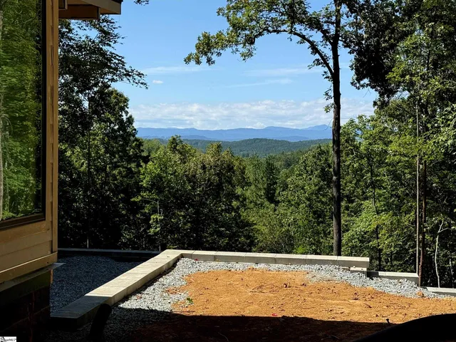 $1,200,000 | 3 Lakeside Drive, Six Mile, SC 29682