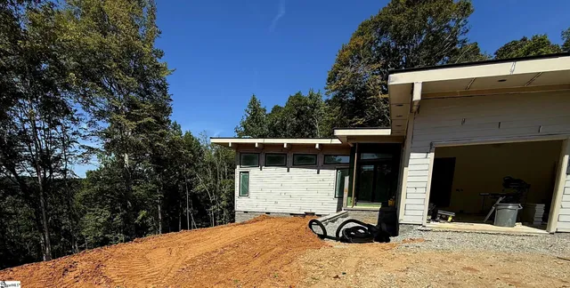 $1,200,000 | 3 Lakeside Drive, Six Mile, SC 29682