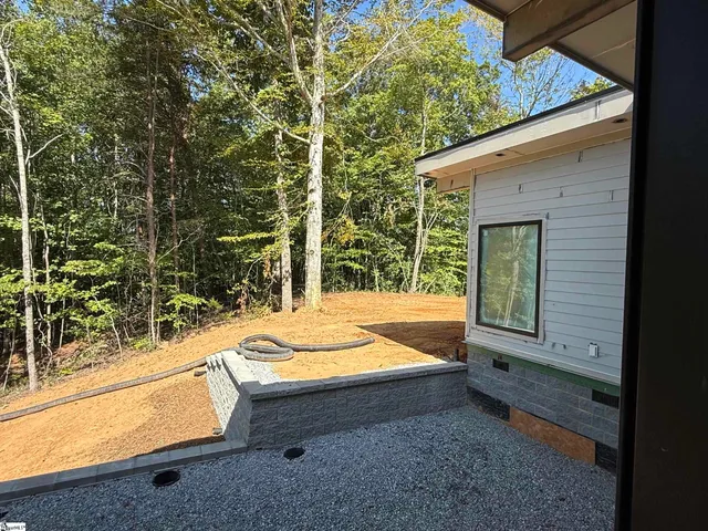 $1,200,000 | 3 Lakeside Drive, Six Mile, SC 29682