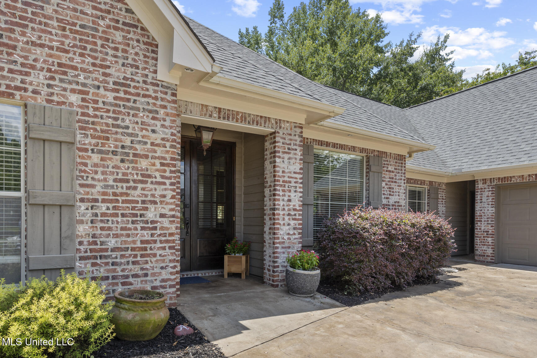 535 Florence Drive Madison, MS 39110 - Photo 3 of 38 535 Florence-3