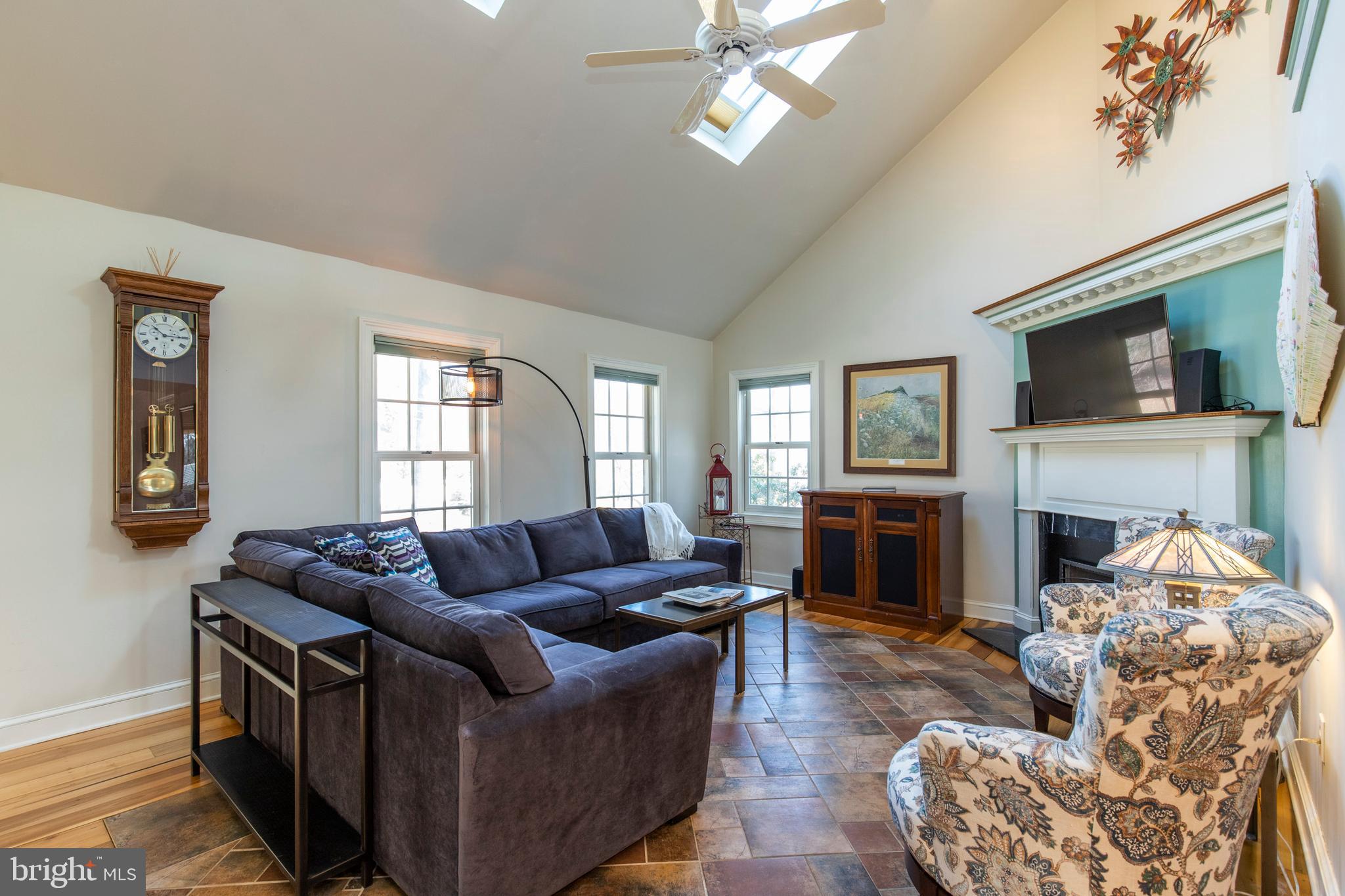 281 West Woodview Road West Grove, PA 19390 - Photo 3 of 34