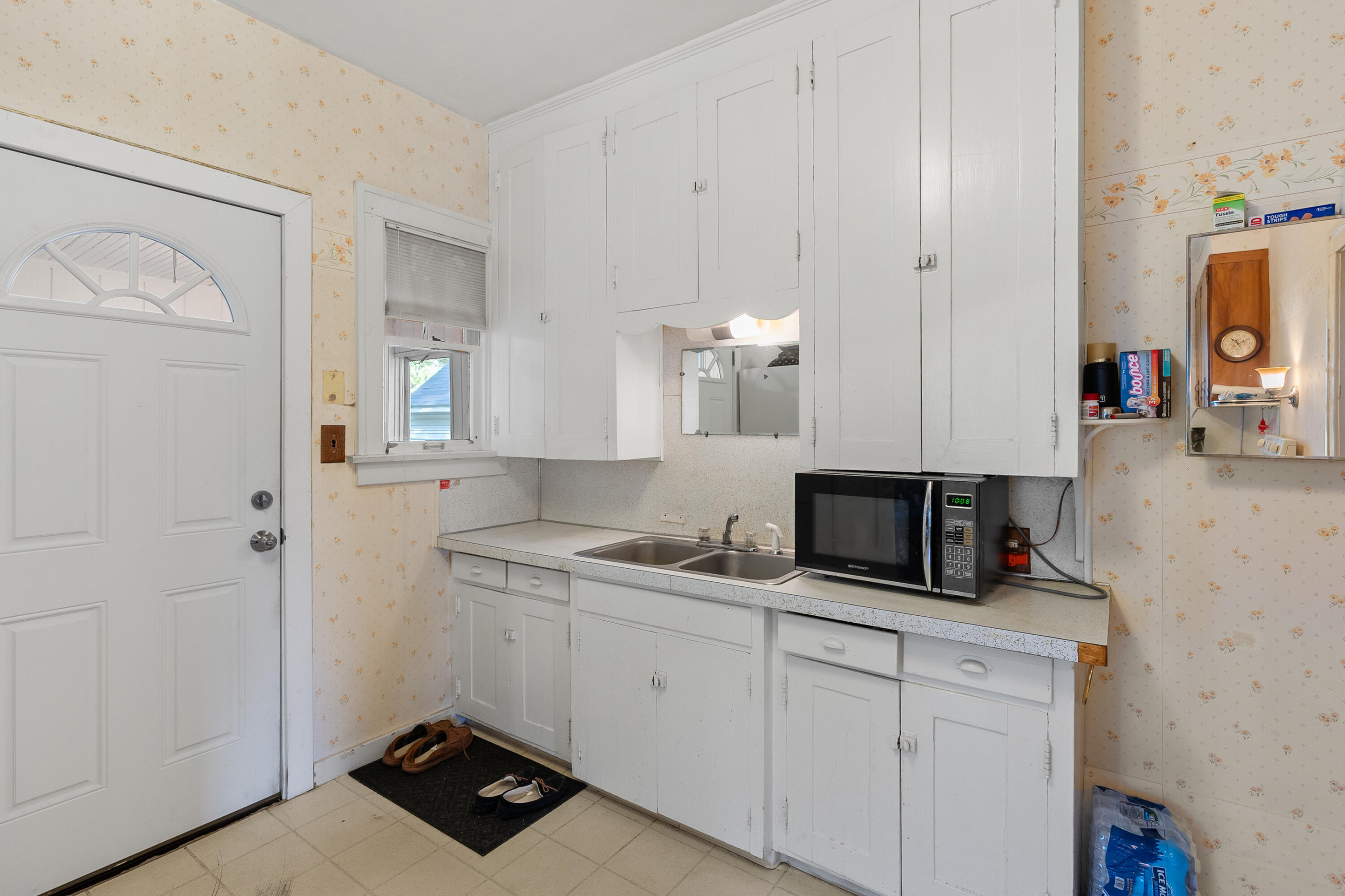 736 South Grove Street Delton, MI 49046 - Photo 12 of 30 Grove St S 736 Delton 49046-12