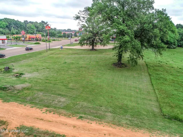 $750,000 | 624 278th, Batesville, MS 38606