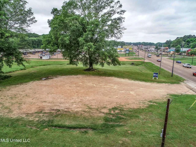 $750,000 | 624 278th, Batesville, MS 38606