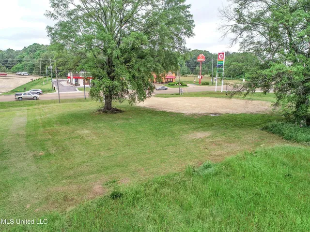 $750,000 | 624 278th, Batesville, MS 38606