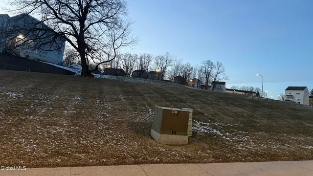 $260,000 | 575 Lark Drive, Albany, NY 12210