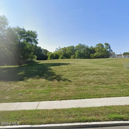 $260,000 | 575 Lark Drive, Albany, NY 12210