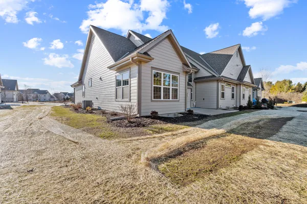 $599,900 | 1793 Cedar Ridge Drive, Unit 2151, Slinger, WI 53086