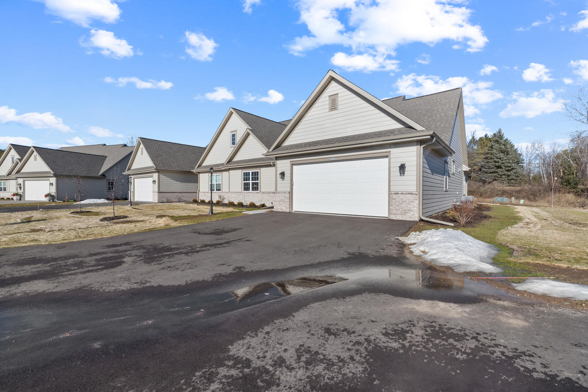 1793 Cedar Ridge Drive, Unit 2151 Slinger, WI 53086 - Photo 4 of 44 Interior_1818 Cedar Ridge Drive-4