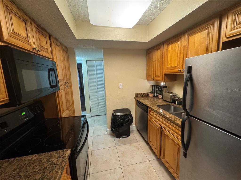 4745 South Texas Avenue, Unit 4745B Orlando, FL 32839 - Photo 5 of 27