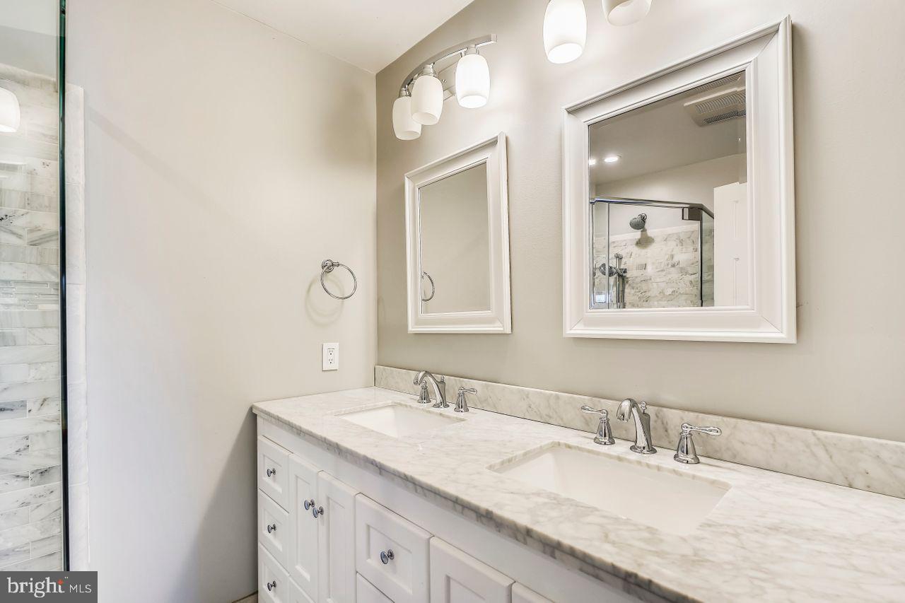 4330 Linthicum Road Dayton, MD 21036 - Photo 17 of 36 Hall bath