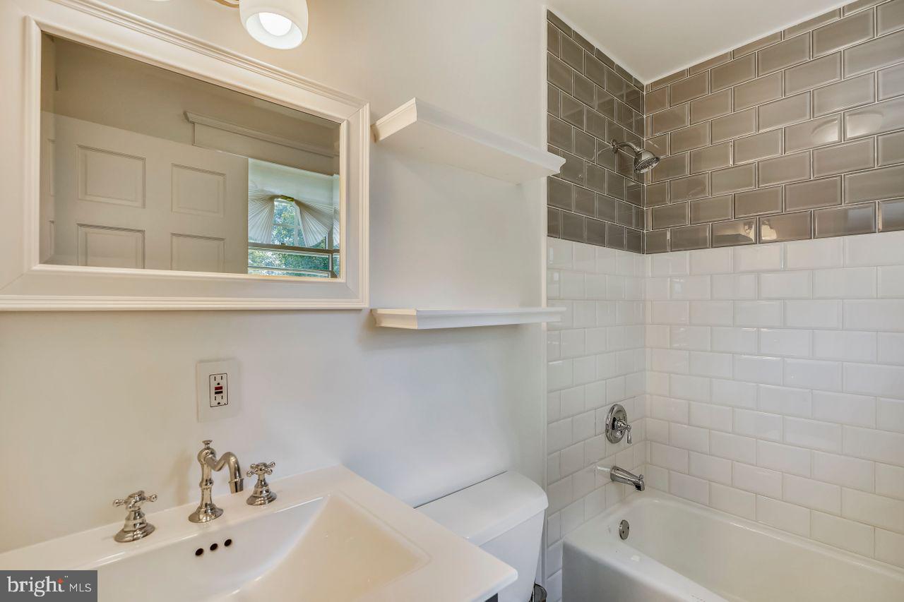 4330 Linthicum Road Dayton, MD 21036 - Photo 18 of 36 Master bath