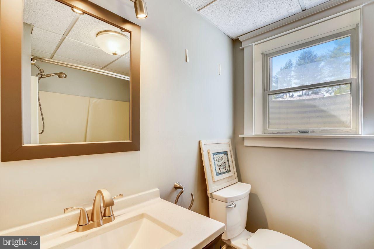 4330 Linthicum Road Dayton, MD 21036 - Photo 29 of 36 In-law/au paire full bath