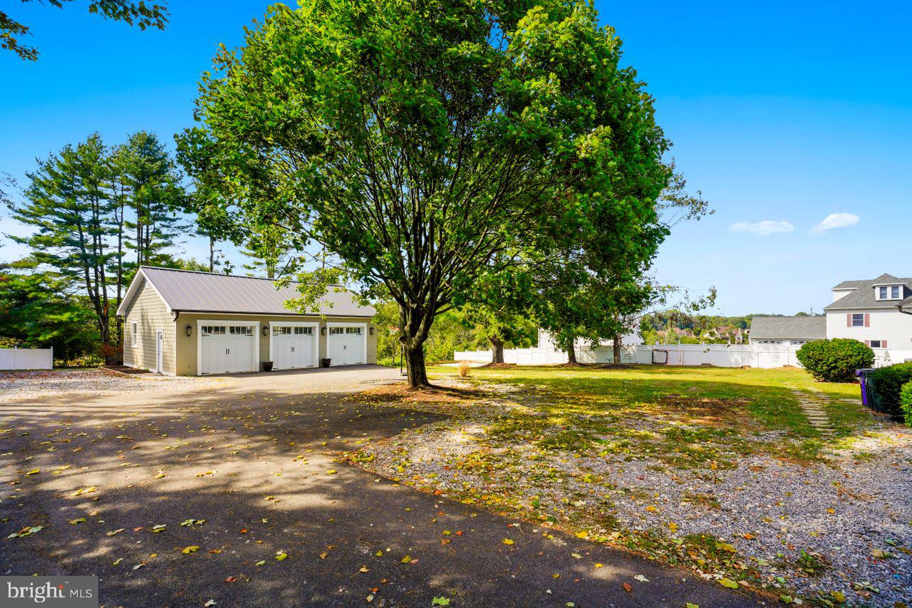 4330 Linthicum Road Dayton, MD 21036 - Photo 35 of 36 Three car garage and ample parking