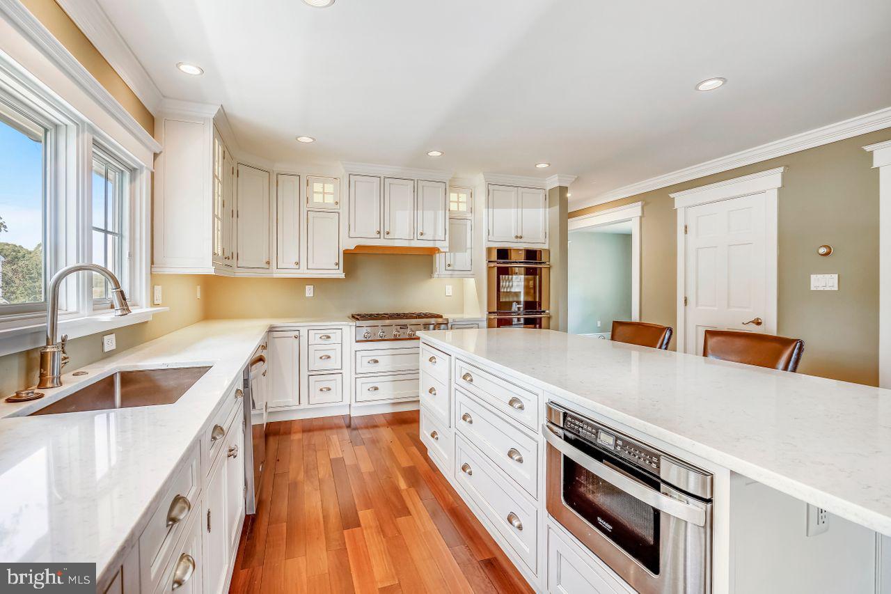 4330 Linthicum Road Dayton, MD 21036 - Photo 5 of 36 Spacious island and ample storage
