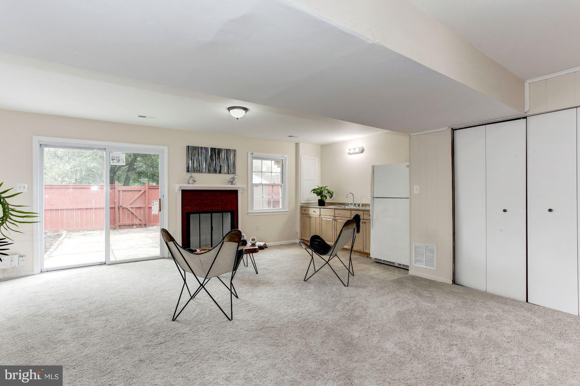 8130 Sleepy View Lane Springfield, VA 22153 - Photo 25 of 29 Family Room
