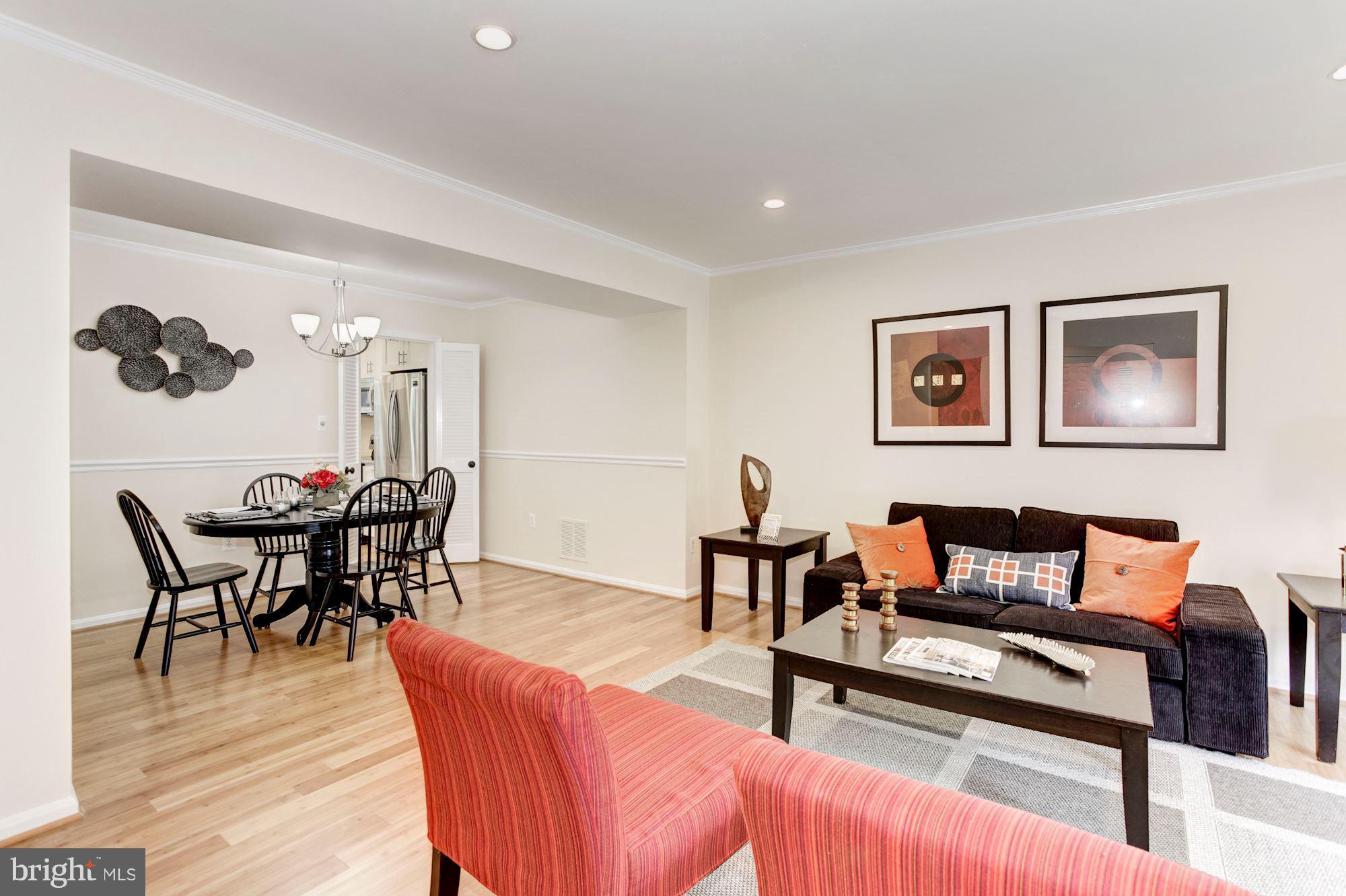 8130 Sleepy View Lane Springfield, VA 22153 - Photo 6 of 29 Living Room