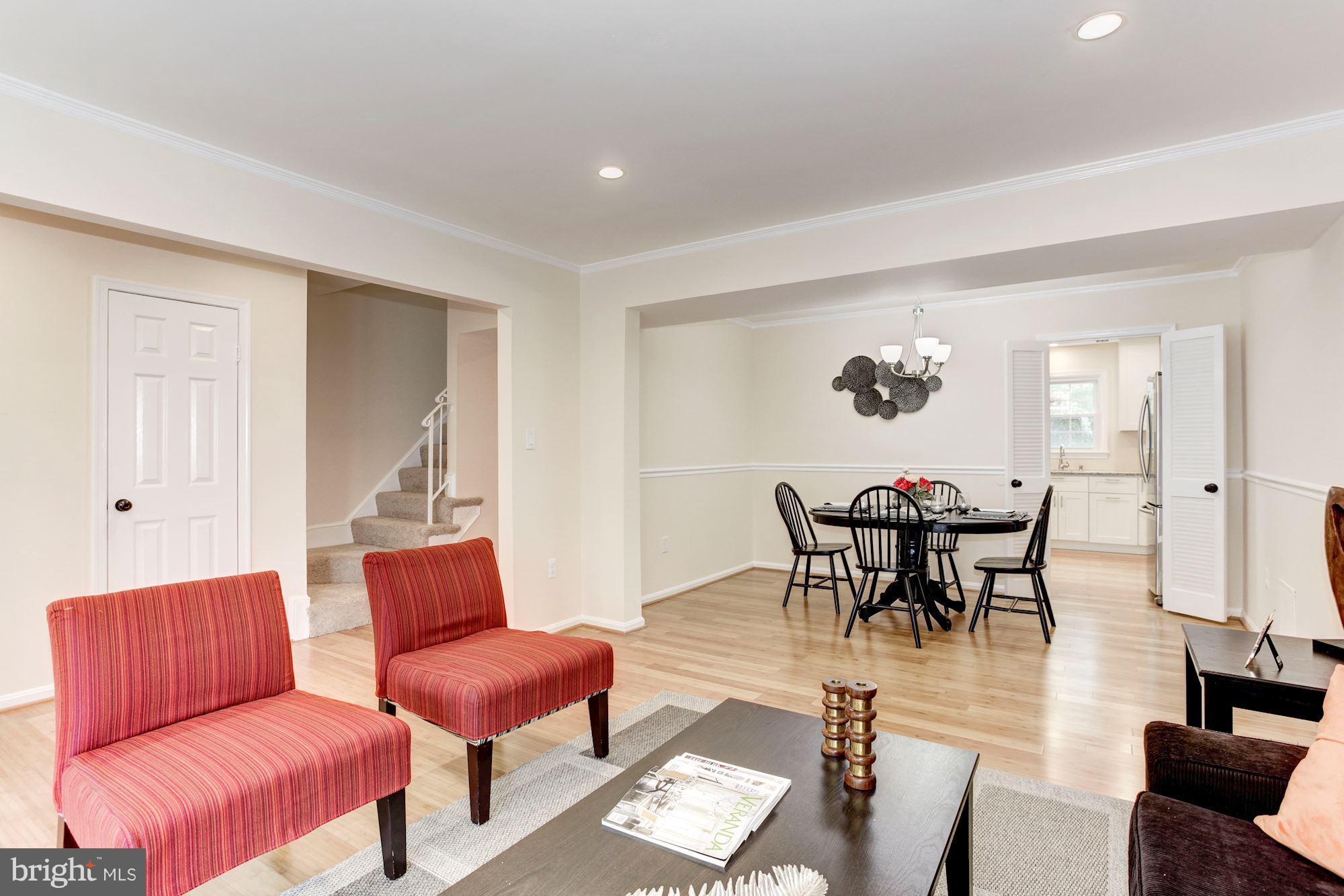 8130 Sleepy View Lane Springfield, VA 22153 - Photo 7 of 29 Living Room