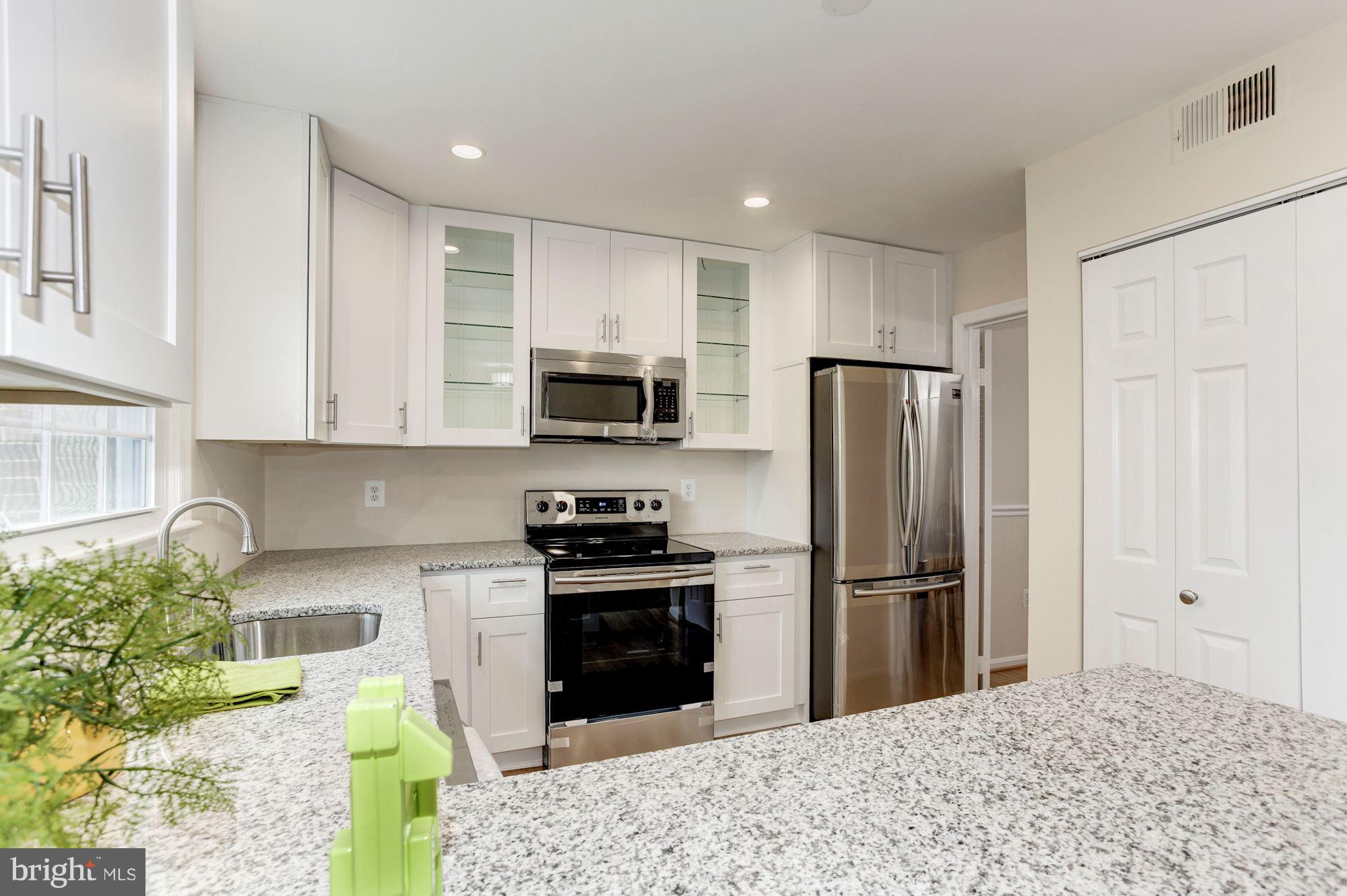 8130 Sleepy View Lane Springfield, VA 22153 - Photo 10 of 29 Kitchen