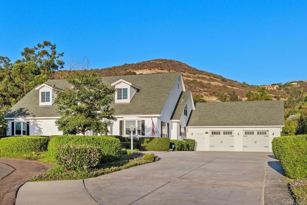 212 Acropolis Way Vista, CA 92084 - Photo 2 of 36