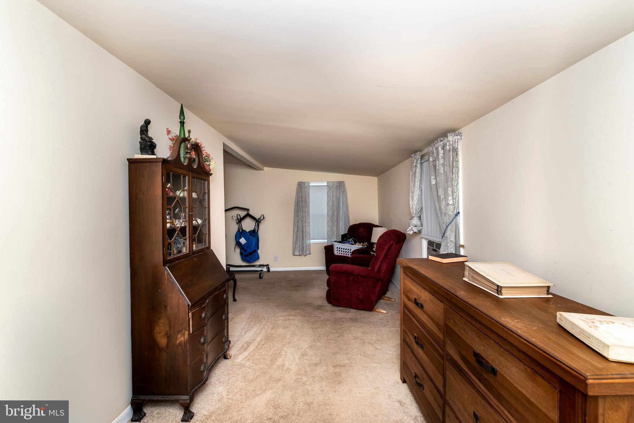 9516 Highland Street Mauricetown, NJ 08329 - Photo 29 of 53 a living room with furniture