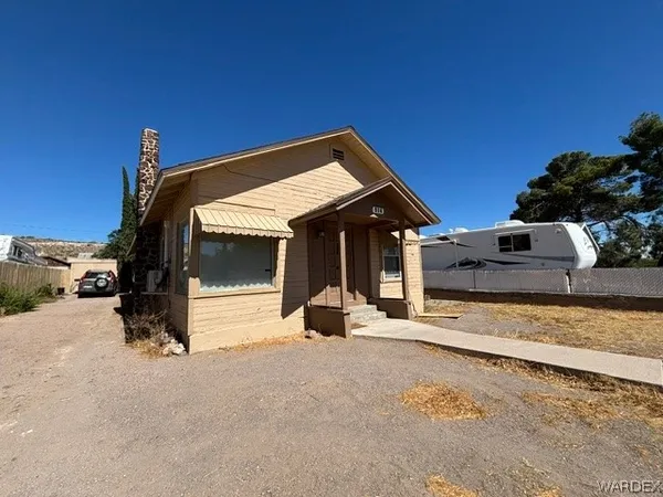 $1,300 | 914 A Grandview Avenue, Kingman, AZ 86401